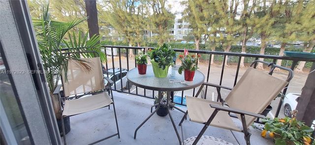 10832 N Kendall Dr U16, Kendall, FL 33176