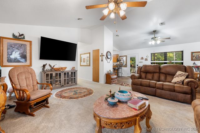 2607 E 2092 Road, Hugo, OK 74743