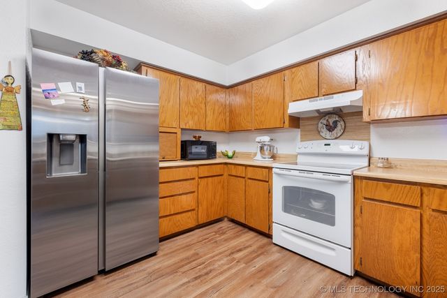 2607 E 2092 Road, Hugo, OK 74743