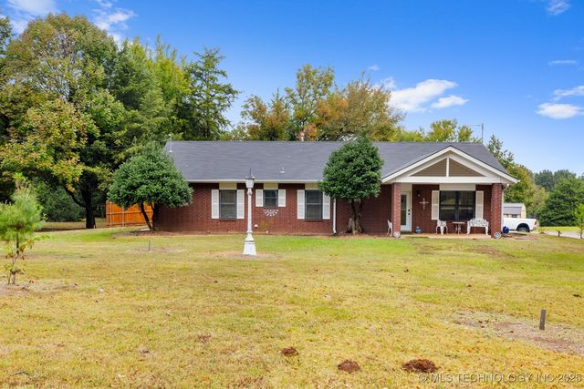 2607 E 2092 Road, Hugo, OK 74743