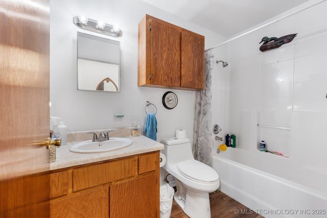 2607 E 2092 Road, Hugo, OK 74743