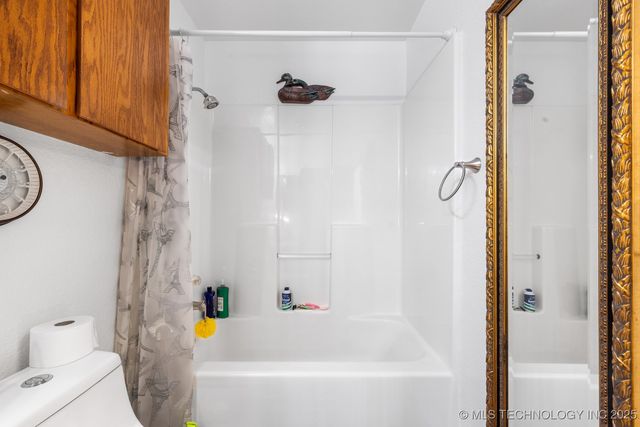 2607 E 2092 Road, Hugo, OK 74743