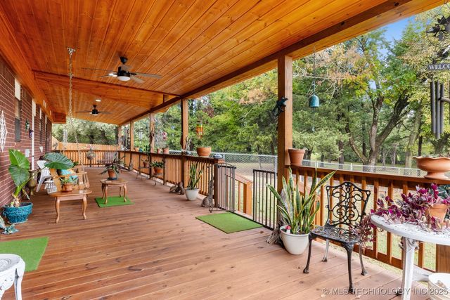 2607 E 2092 Road, Hugo, OK 74743