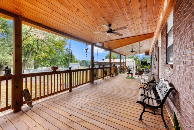 2607 E 2092 Road, Hugo, OK 74743