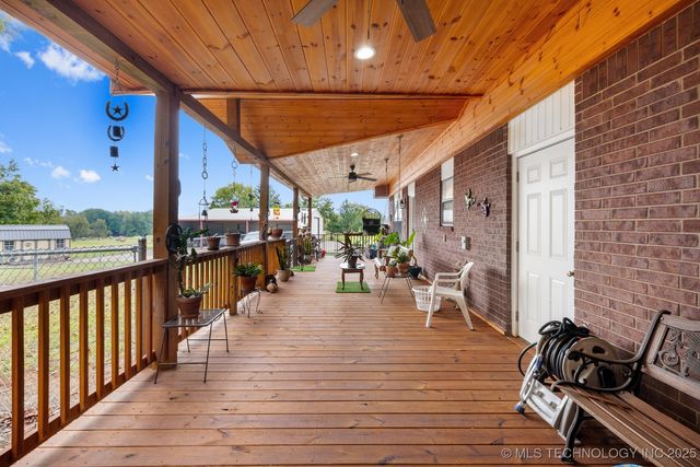 2607 E 2092 Road, Hugo, OK 74743