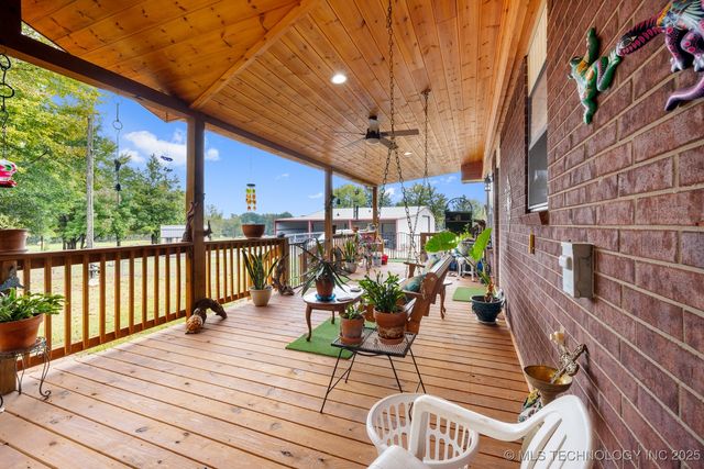 2607 E 2092 Road, Hugo, OK 74743