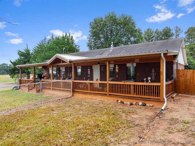 2607 E 2092 Road, Hugo, OK 74743