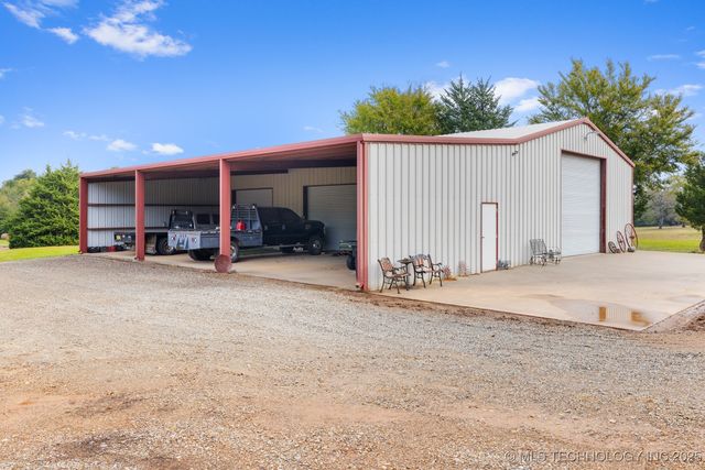 2607 E 2092 Road, Hugo, OK 74743