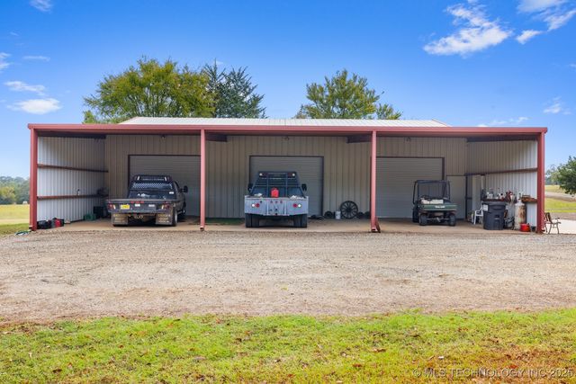 2607 E 2092 Road, Hugo, OK 74743