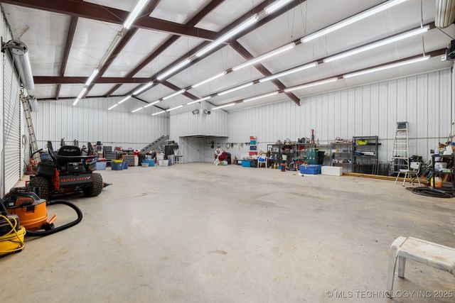 2607 E 2092 Road, Hugo, OK 74743