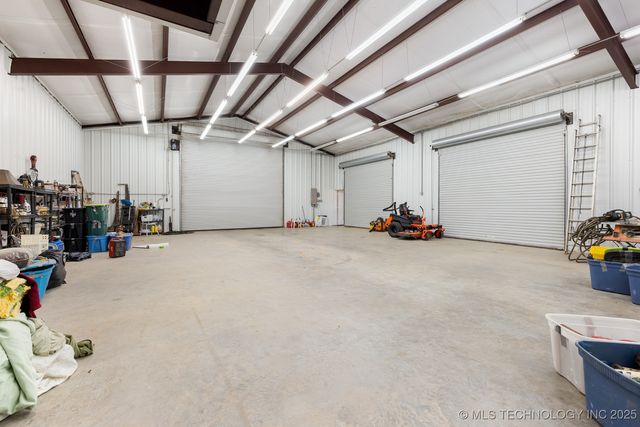 2607 E 2092 Road, Hugo, OK 74743