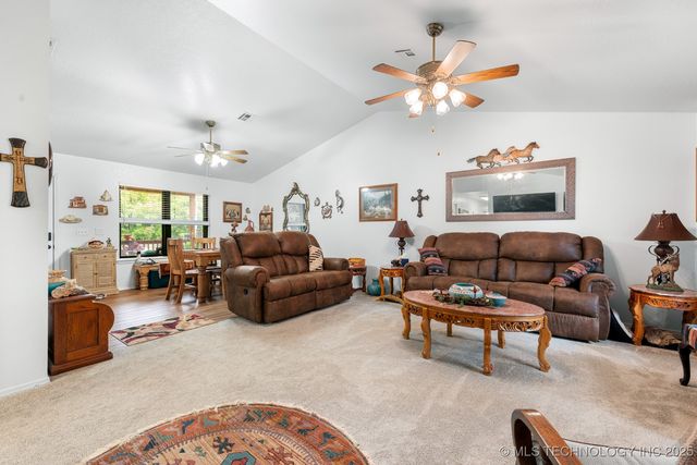 2607 E 2092 Road, Hugo, OK 74743