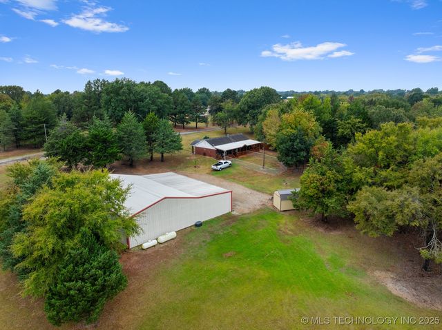 2607 E 2092 Road, Hugo, OK 74743
