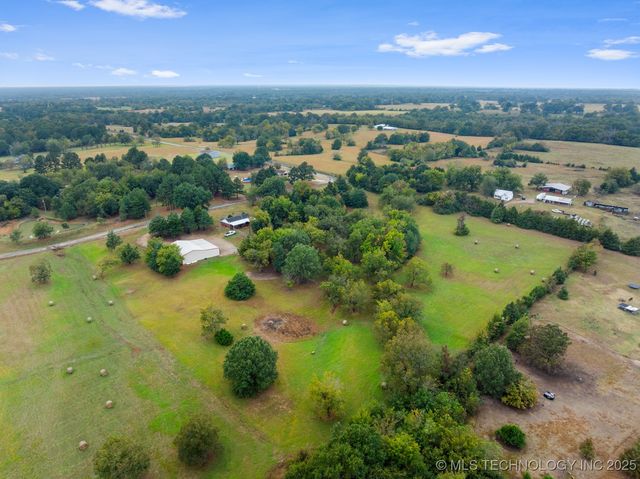 2607 E 2092 Road, Hugo, OK 74743