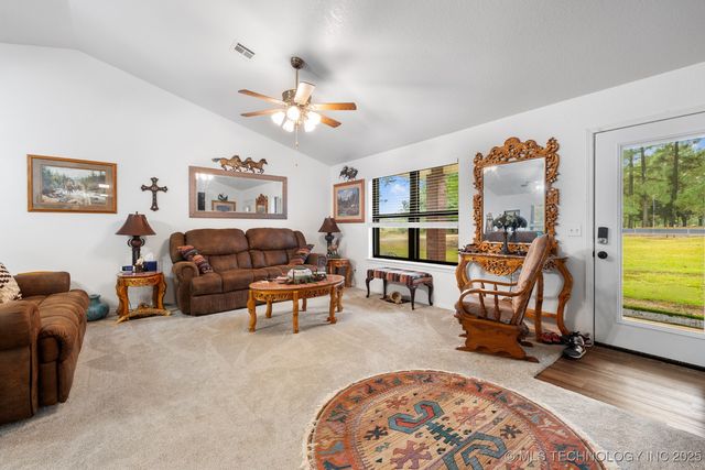 2607 E 2092 Road, Hugo, OK 74743