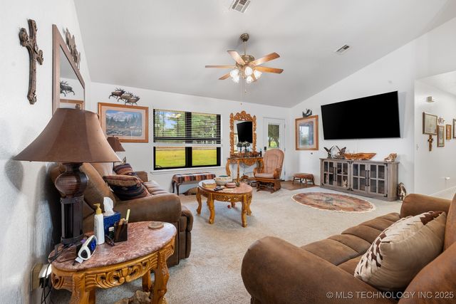 2607 E 2092 Road, Hugo, OK 74743