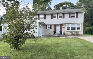 1766 HILLSIDE DR, Cherry Hill, NJ 08003