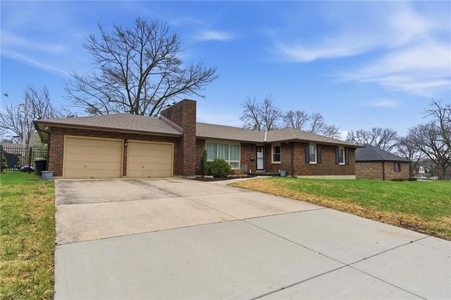 601 James Street, Harrisonville, MO 64701