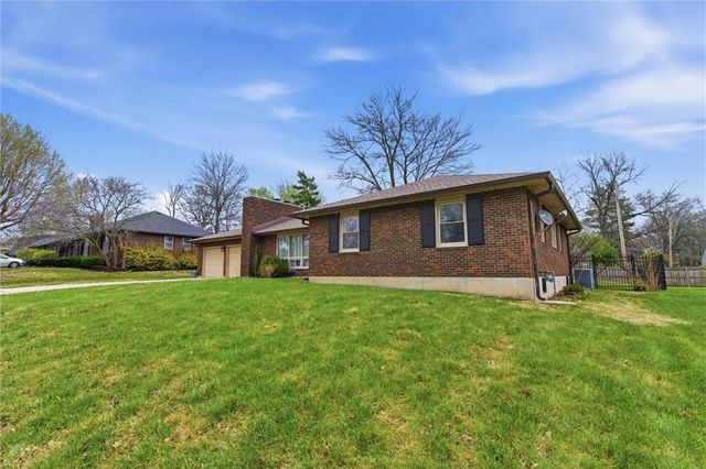 601 James Street, Harrisonville, MO 64701