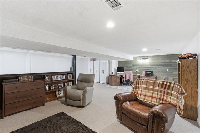 601 James Street, Harrisonville, MO 64701