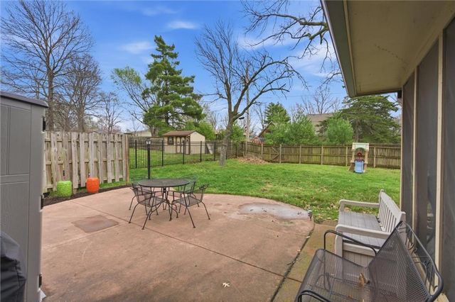 601 James Street, Harrisonville, MO 64701