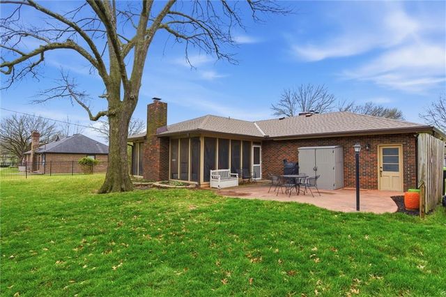 601 James Street, Harrisonville, MO 64701