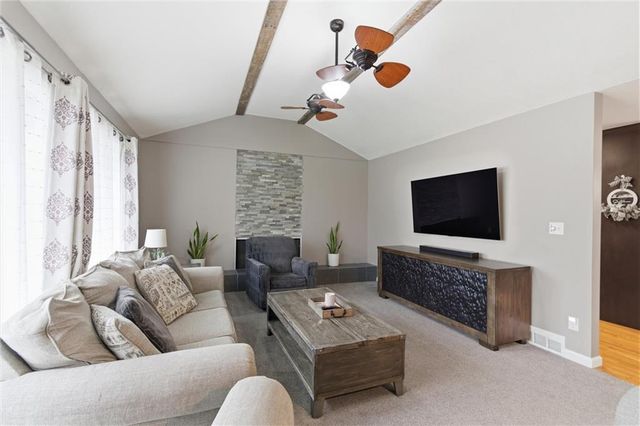 601 James Street, Harrisonville, MO 64701