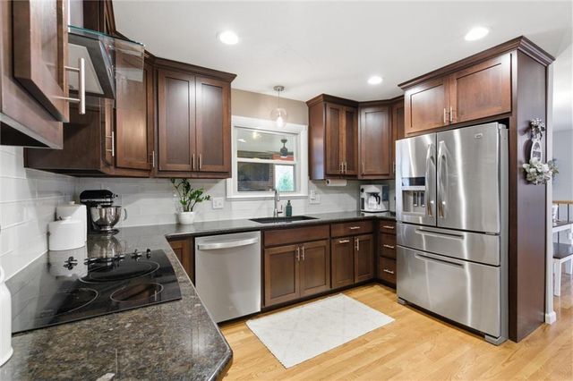 601 James Street, Harrisonville, MO 64701