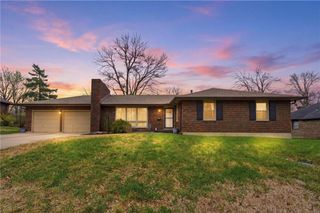 601 James Street, Harrisonville, MO 64701