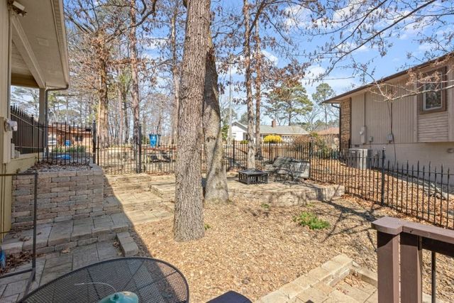 13 Deddington Drive, Bella Vista, AR 72714