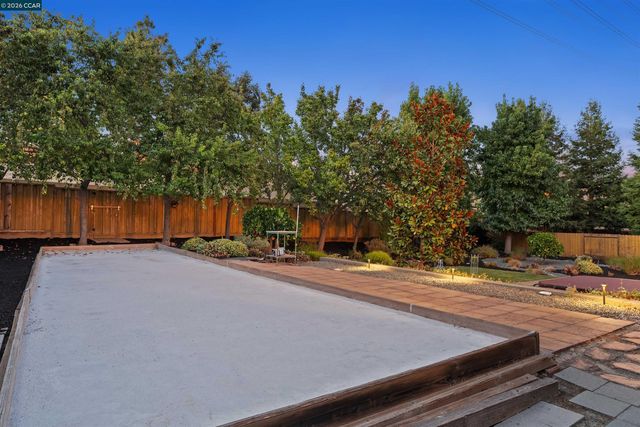 1409 Stonehedge Dr, Pleasant Hill, CA 94523