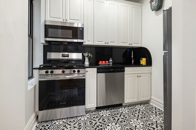 725 Riverside Dr Apt 2G, New York City, NY 10031