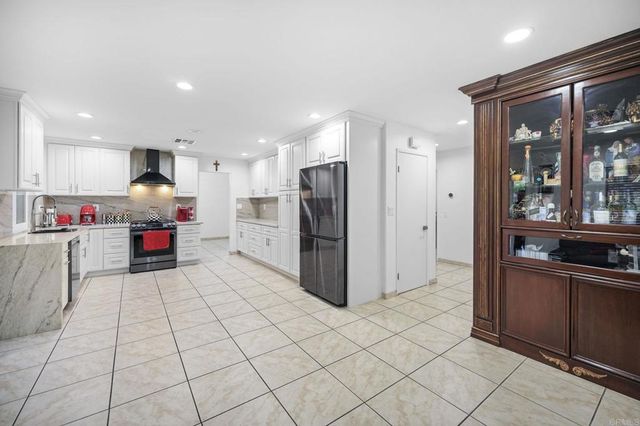 8339 E County Dr, El Cajon, CA 92021