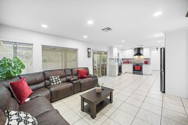 8339 E County Dr, El Cajon, CA 92021