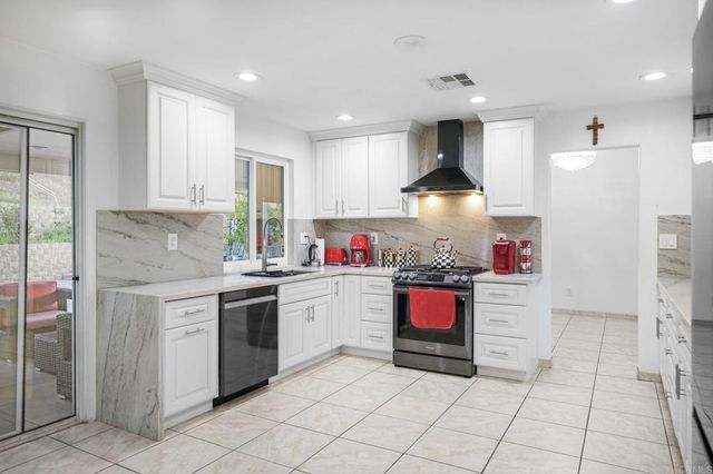 8339 E County Dr, El Cajon, CA 92021