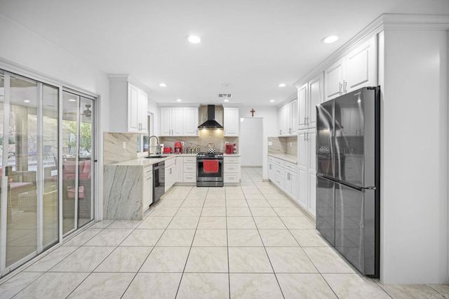 8339 E County Dr, El Cajon, CA 92021