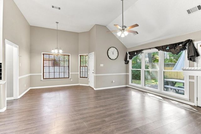 8941 HICKORY TRAIL DR, Memphis, TN 38018