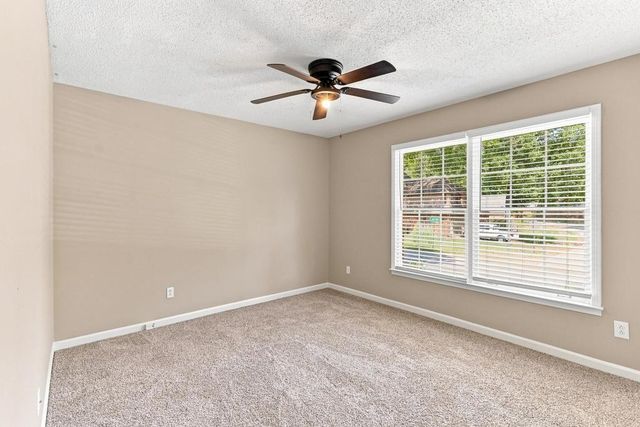 8941 HICKORY TRAIL DR, Memphis, TN 38018