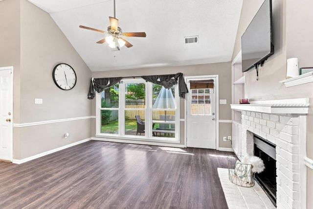 8941 HICKORY TRAIL DR, Memphis, TN 38018