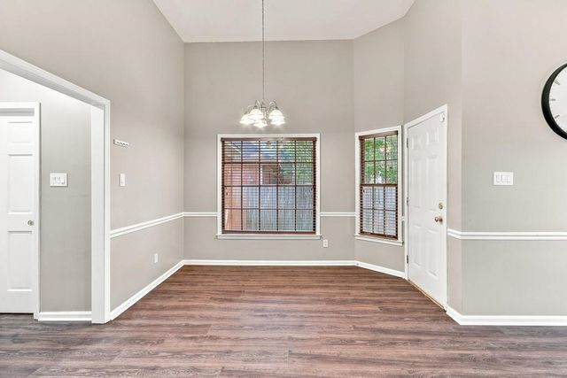 8941 HICKORY TRAIL DR, Memphis, TN 38018