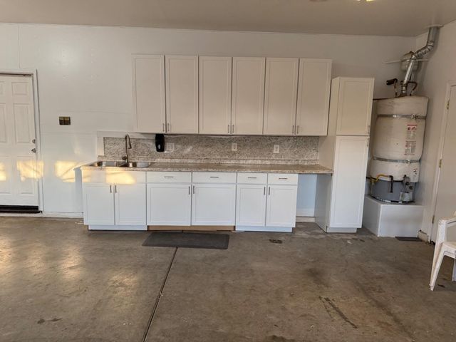 683 Mark Thomas Dr, Yuba City, CA 95993