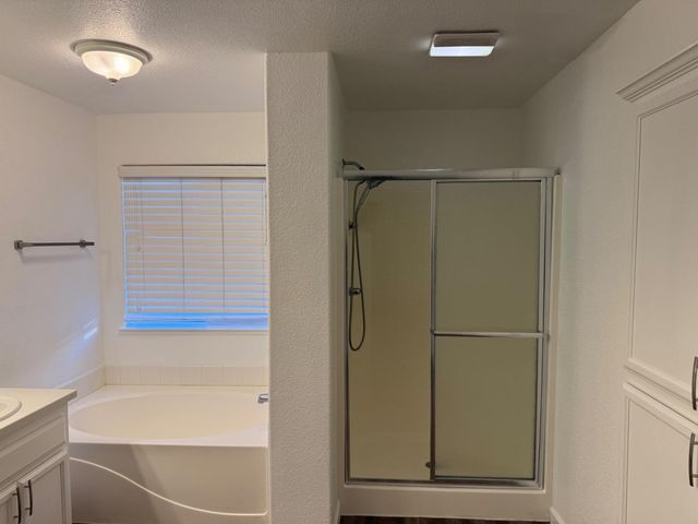 683 Mark Thomas Dr, Yuba City, CA 95993