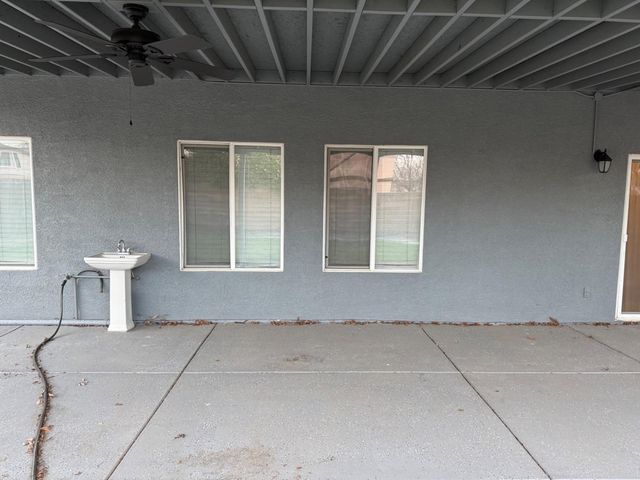 683 Mark Thomas Dr, Yuba City, CA 95993