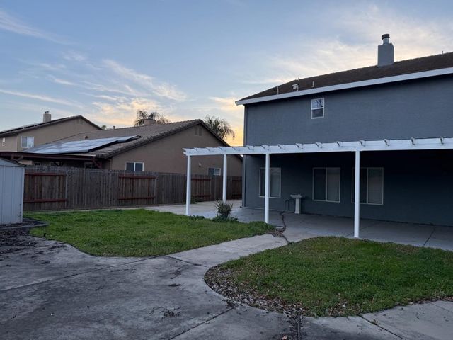 683 Mark Thomas Dr, Yuba City, CA 95993