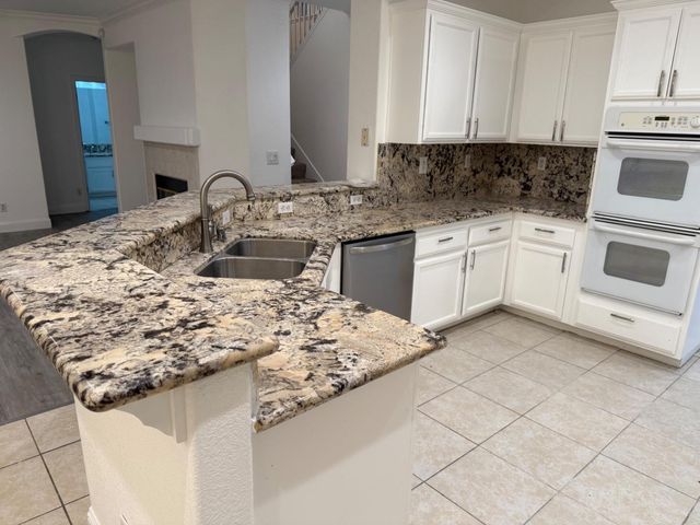 683 Mark Thomas Dr, Yuba City, CA 95993