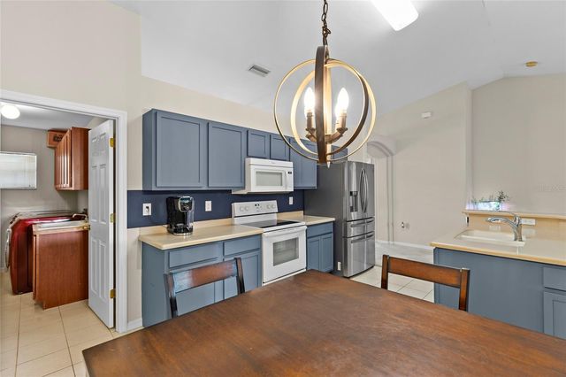 2502 NATURE POINTE LOOP, Fort Myers, FL 33905