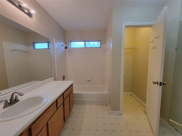 2328 Friarcreek LOOP, Round Rock, TX 78664