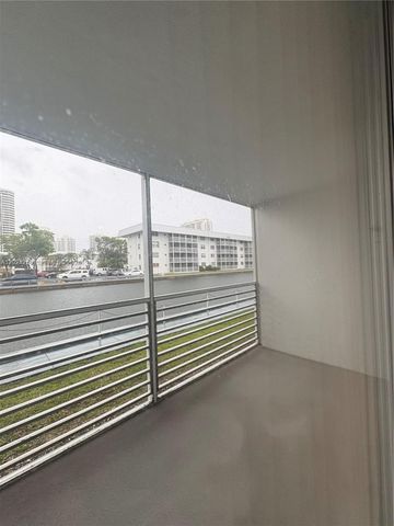 3551 NE 169th St 104, North Miami Beach, FL 33160