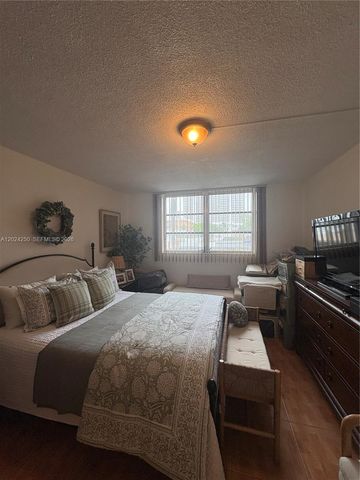 3551 NE 169th St 104, North Miami Beach, FL 33160