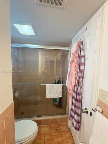 3551 NE 169th St 104, North Miami Beach, FL 33160